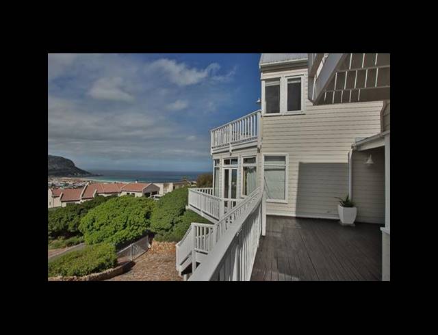 5 BEDROOM HOUSE FOR SALE IN FISH HOEK
